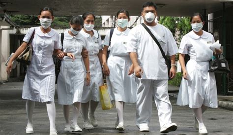 Pinay ojt nurse kinantot ng doktor after duty .